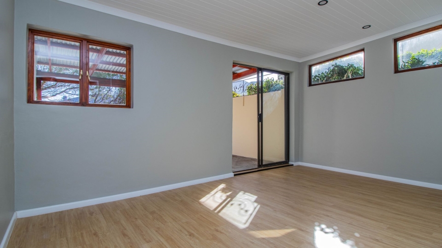 3 Bedroom Property for Sale in Sandbaai Western Cape